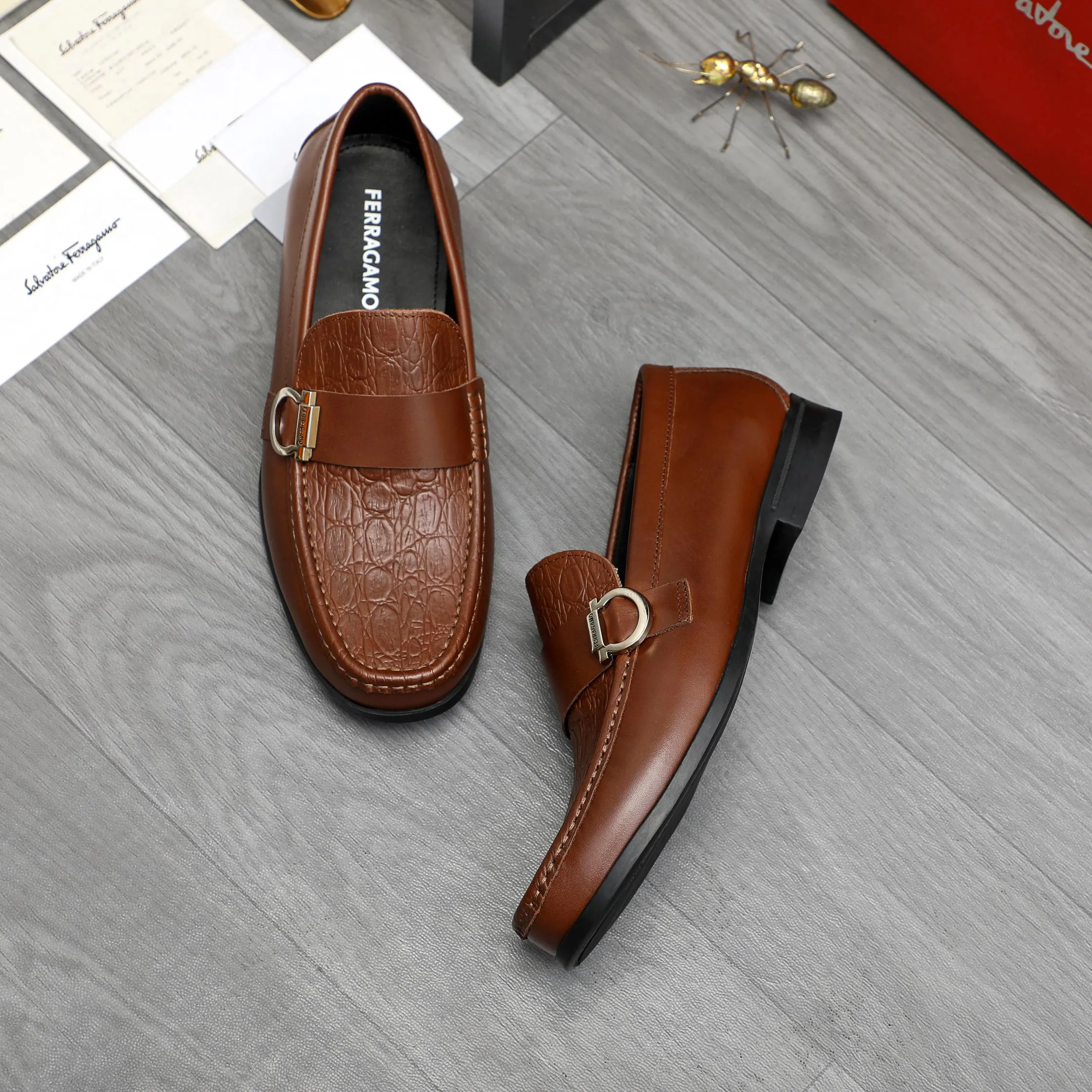 Men's shoes 💰p460 Product trademark: Ferragamo " Ferragamo ] Business slip-on leather shoes Regular size: 38-45 Product material: Selected stone grain cowhide upper, cowhide lining, original rubber outsole